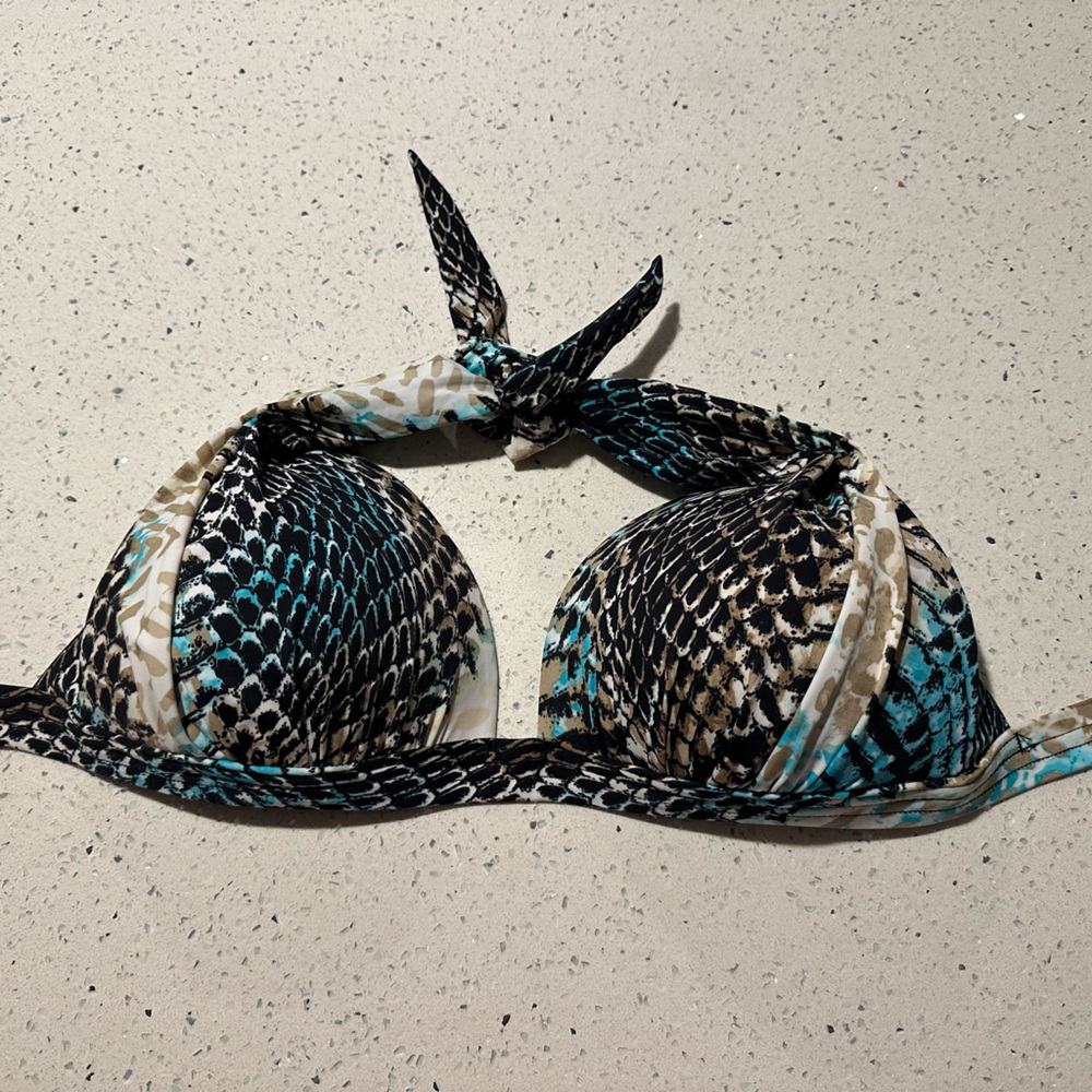 VENUS GODDESS ENHANCER SWIM TOP
SAHARA SNAKE PATTERN